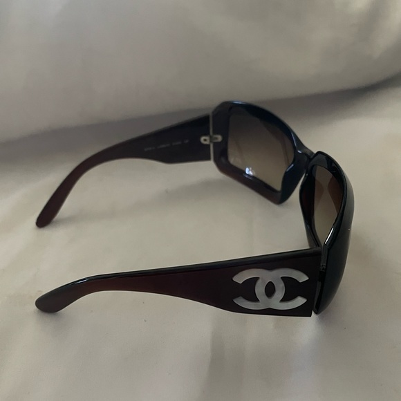 Chanel Vintage sunglasses - Picture 7 of 7